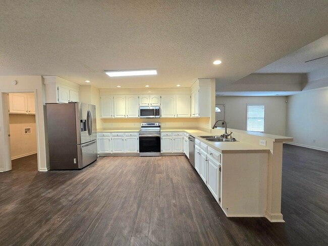 Foto del edificio - 3682 Beacon Dr