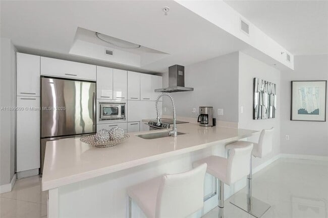 Foto del edificio - 3 bedroom in Sunny Isles Beach FL 33160