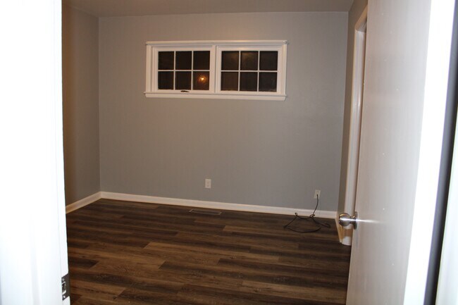 Foto del edificio - 735 Gloria Ave