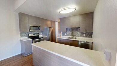 Interior Photo - 27 Seventy Five Mesa Verde