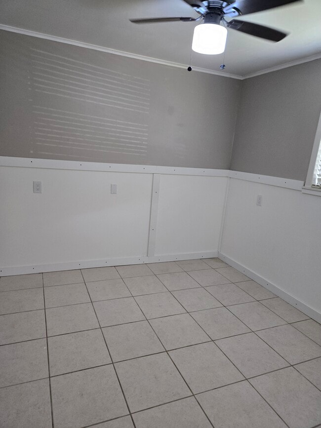 Building Photo - 6945 Hibiscus Ave S