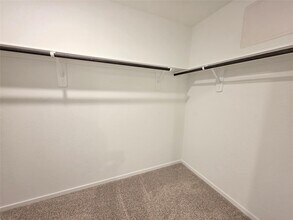 Building Photo - 40821 Hawthorne Glades St