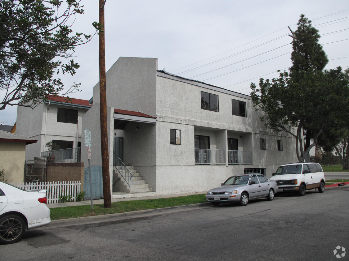 Building Photo - 16129 Prairie Ave