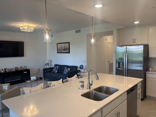 Foto del edificio - 14151 Heritage Landing Blvd