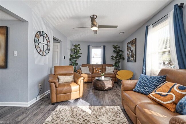 Foto del edificio - Spacious VB Townhouse!