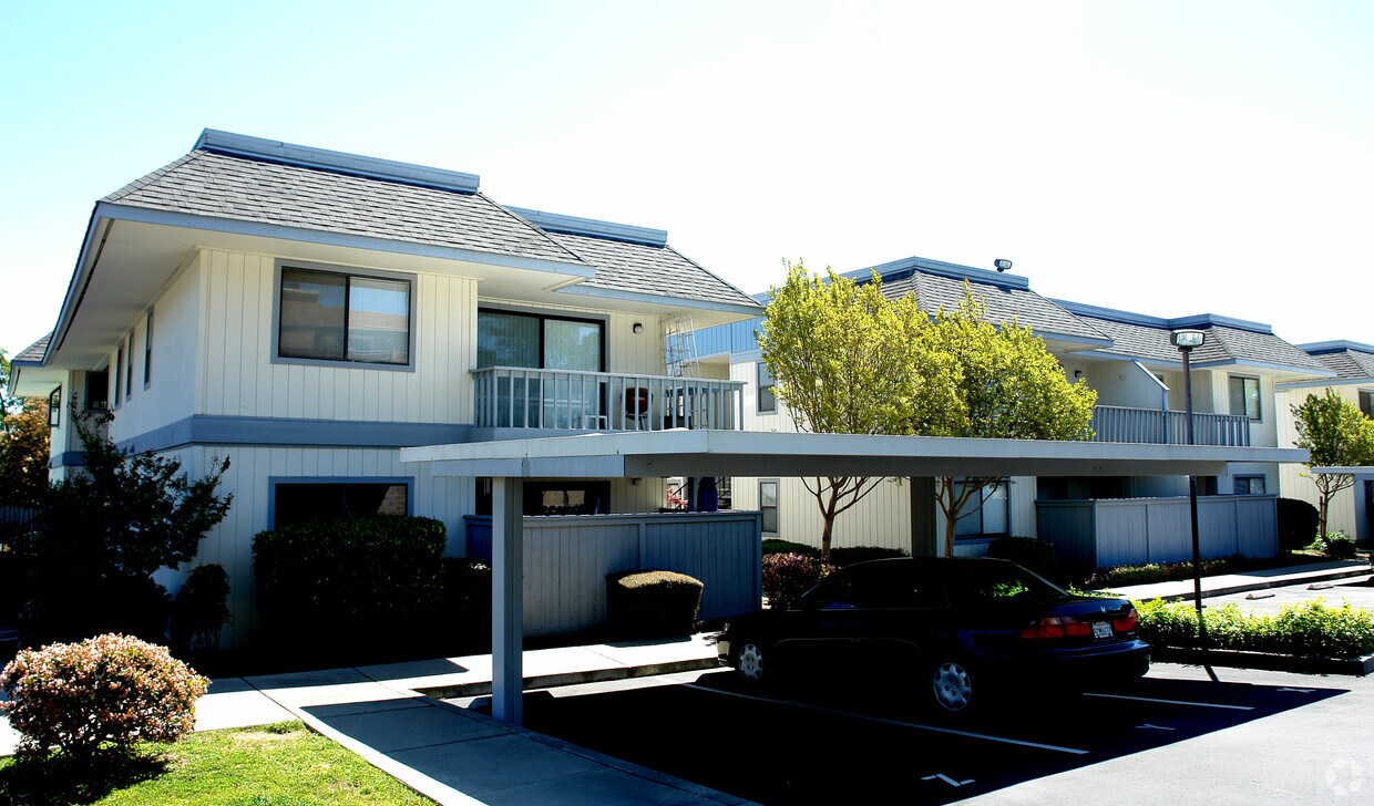 Foto principal - 102 Chatham Ct