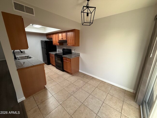 Building Photo - 1226 N 85th Pl