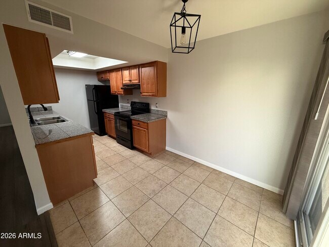 Foto del edificio - 1226 N 85th Pl