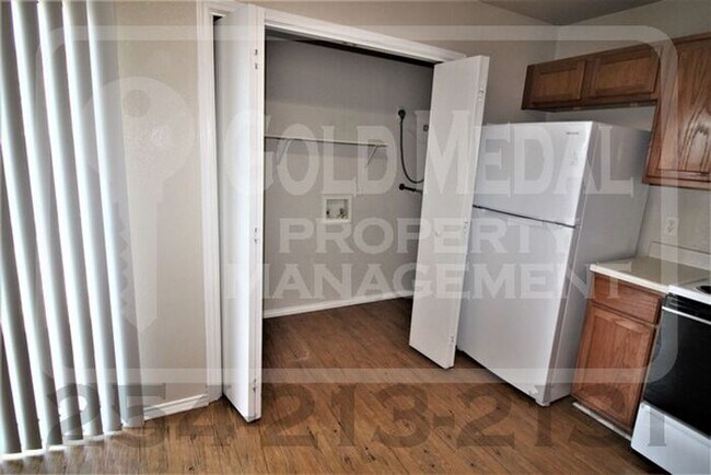 Foto del edificio - 3704 Malibu Ln