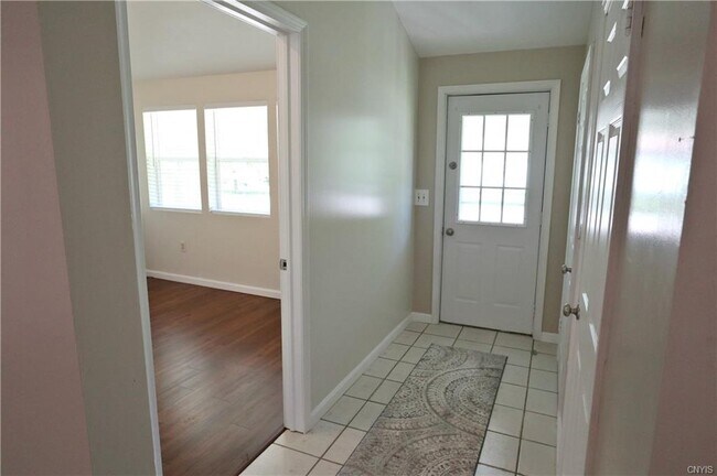 Foto del edificio - 1582 Chestnut Ridge Rd