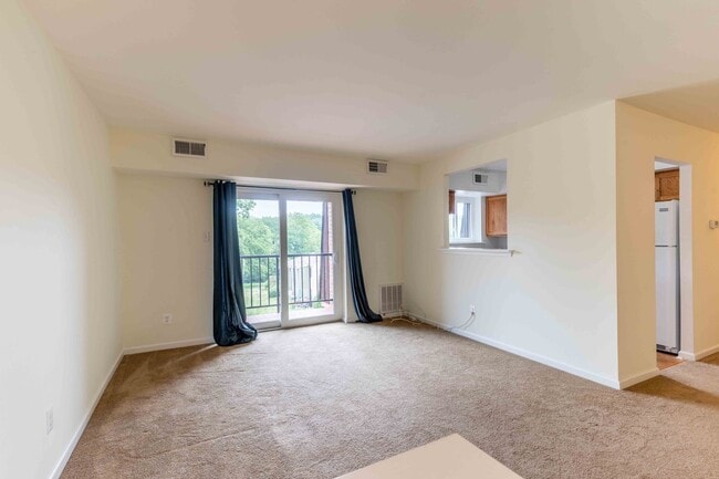 Building Photo - Private 2 Bedroom 1 Bath Condo in Goshen V...