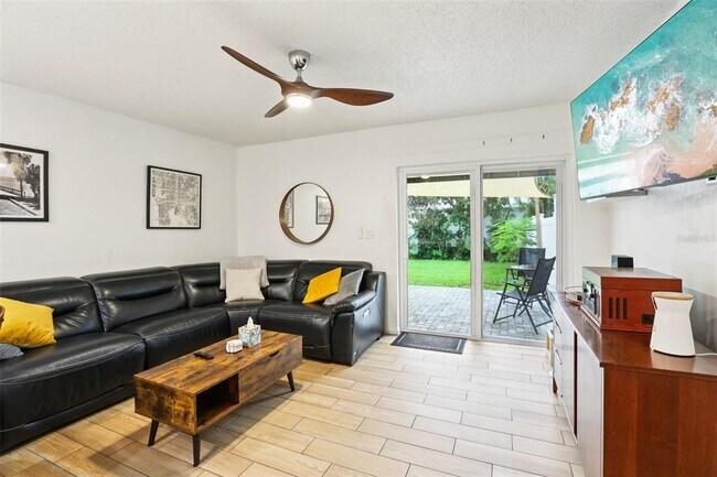 Foto del edificio - 2405 W Stroud Ave