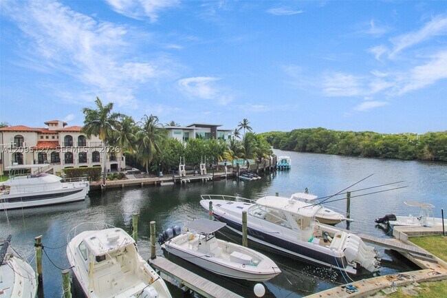Foto del edificio - 6901 Edgewater Dr