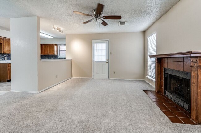 Foto del edificio - 2617 Isbella Dr