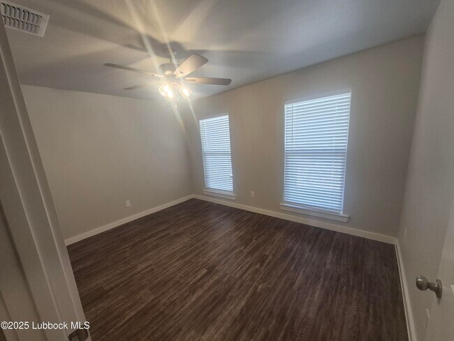 Foto del edificio - 2144 Kirksey Ave
