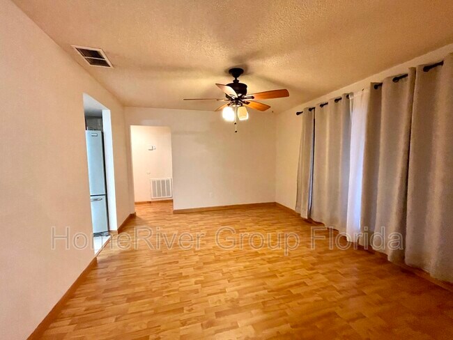 Building Photo - 1216 Wildrose Dr