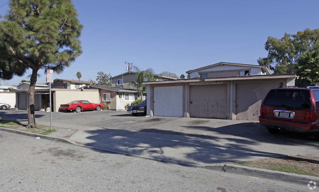 Building Photo - 2218 Rutgers Dr