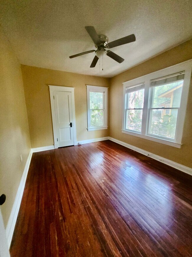 Foto del edificio - Charming 2 bed 1 bath in Historic District...