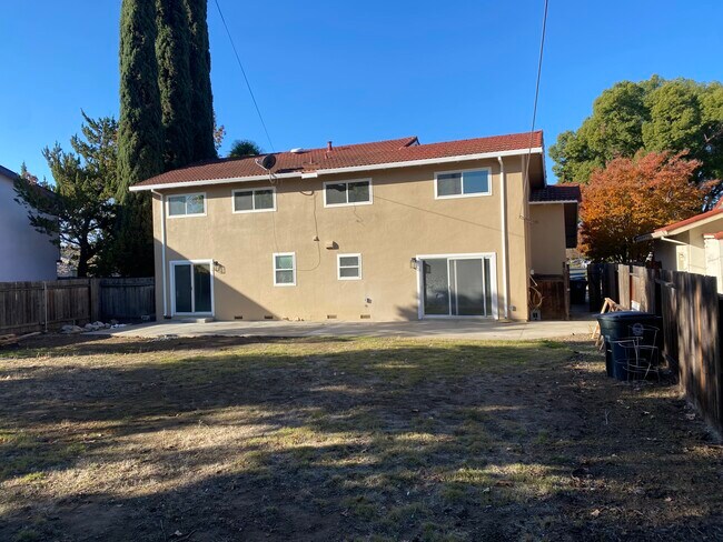 Building Photo - 10171 La Gloria Way