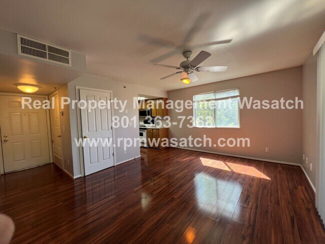 Foto del edificio - Come See This Spacious 2-bedroom 2-Bath in Downtown Salt Lake City!!