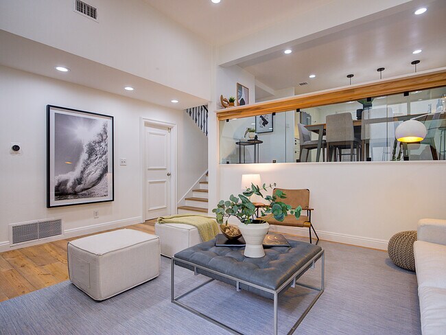 Building Photo - 4746 La Villa Marina