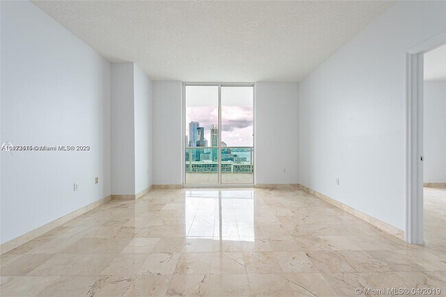 Building Photo - 2101 Brickell Ave