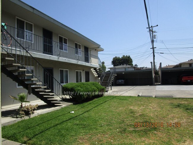 Foto del edificio - 1350 Warburton Ave