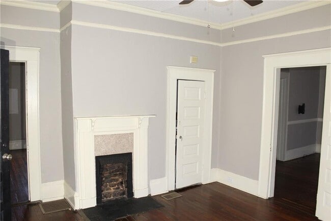 Building Photo - 1075 Manigault St SE