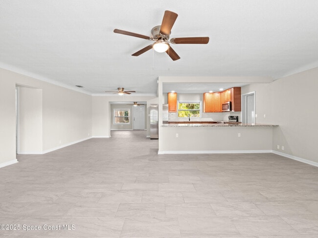 Building Photo - 7740 Pine Lake Dr