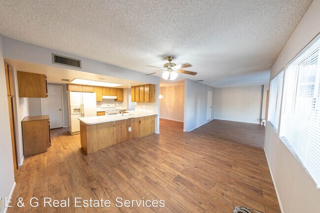 Building Photo - 4 br, 2 bath House - 4311 E Vineyard Rd
