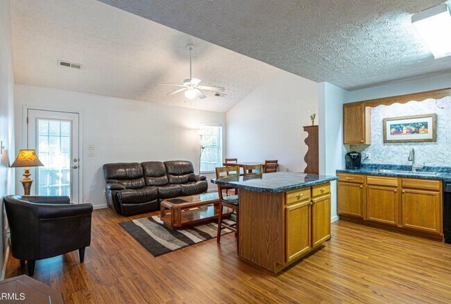 Building Photo - 6523 Arborcrest Way