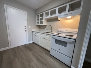 Building Photo - 4402 Tampico St