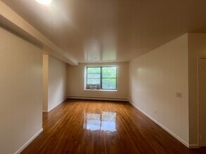 Building Photo - 1 Mapes Ave