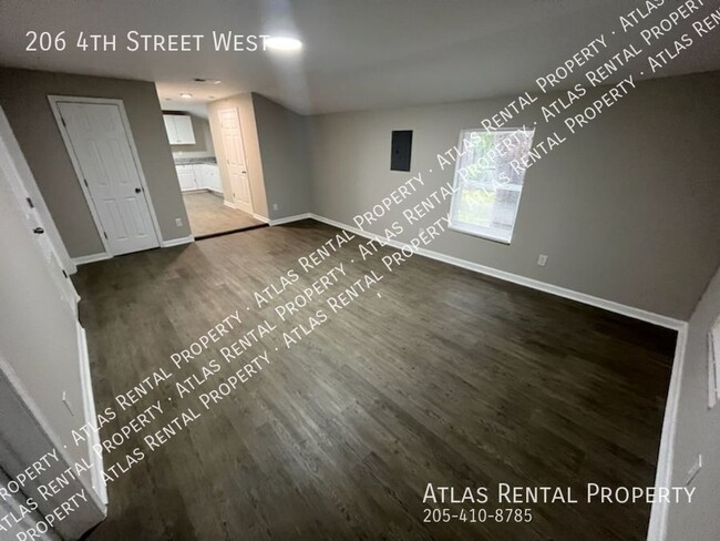 Building Photo - 206 4th St W