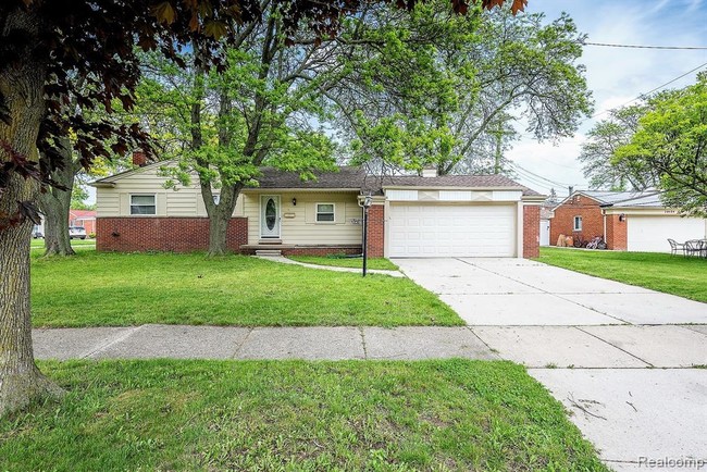 Building Photo - 20470 River Oaks Dr