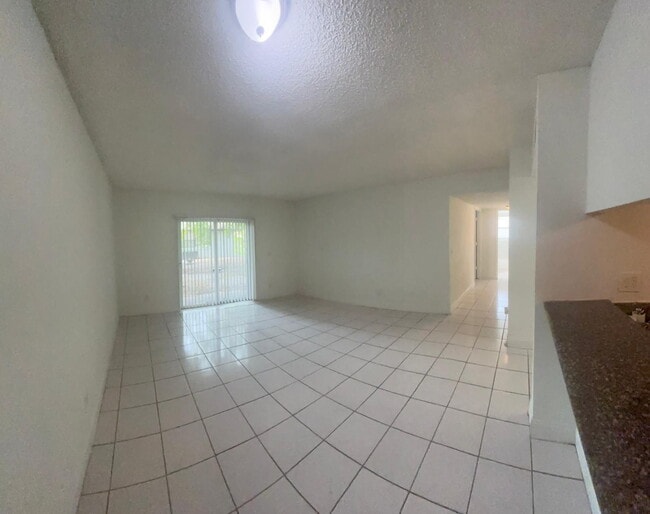 Foto del edificio - Charming 3 Bedroom 2 Bath
