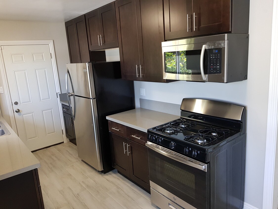 Foto principal - 881 S Harbor Blvd