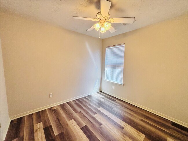 Building Photo - 24814 Broad Pine Dr