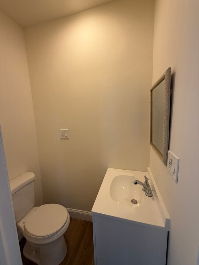 Building Photo - 1767 Hamilton Ave