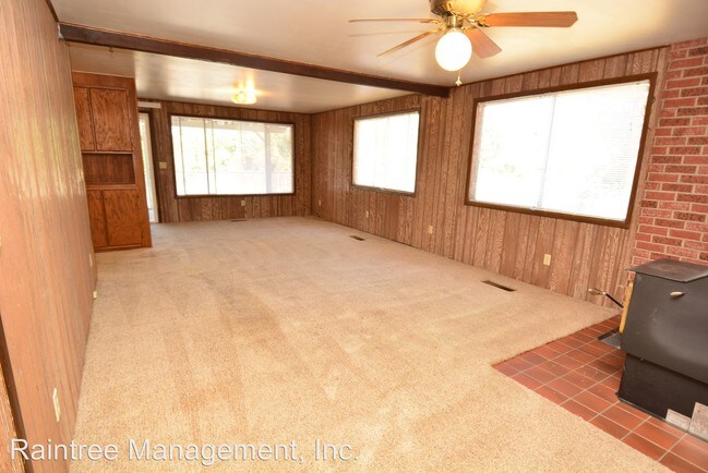 Foto del edificio - 335 W Birch Ct