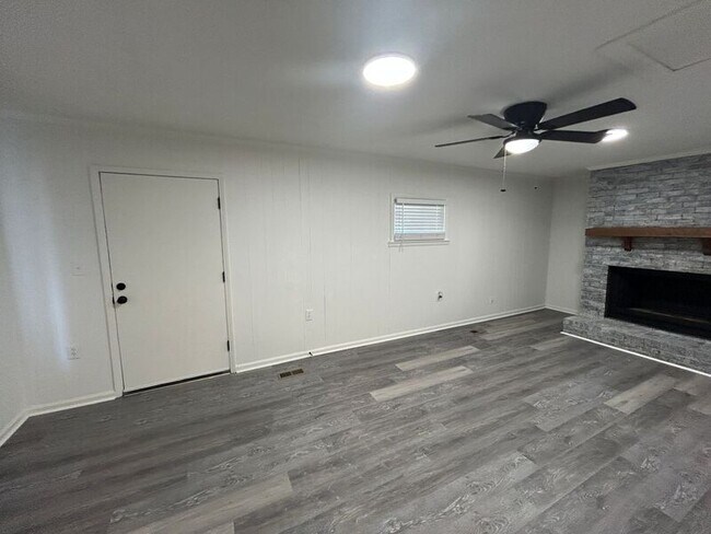 Foto del edificio - 4274 Cedar Ridge Trail