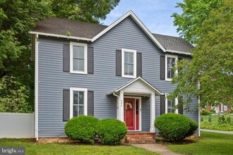 Building Photo - 404 N Franklin St