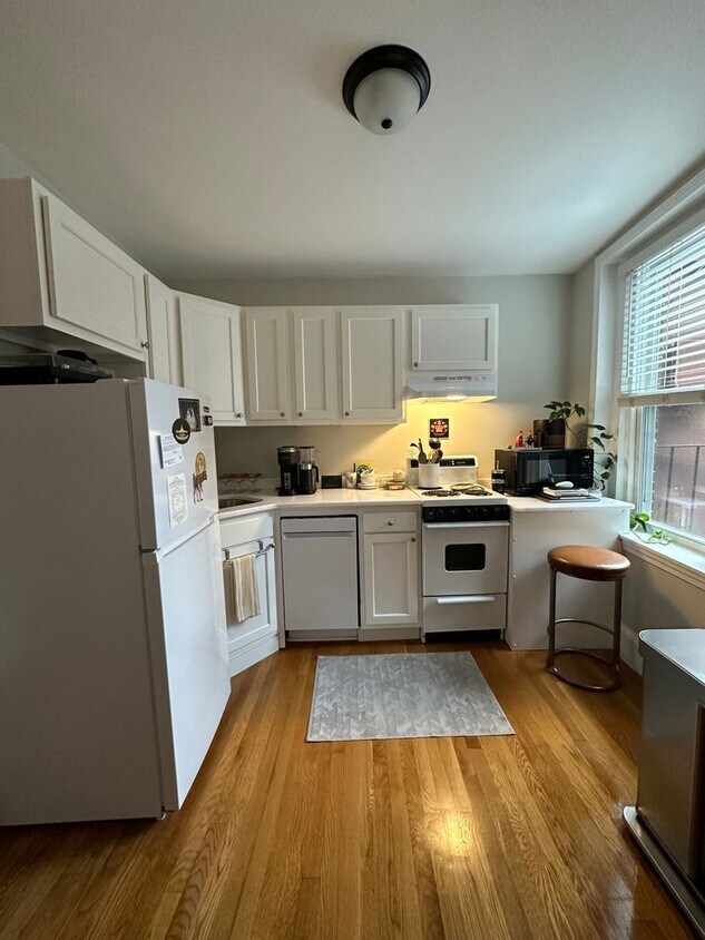 Primary Photo - VERY NICE ONE BED IN NORTH END!!