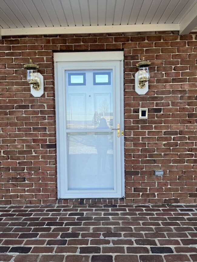 Building Photo - 8298 Scenic Dr