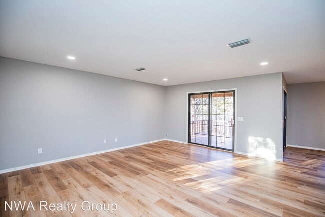 Building Photo - 3 br, 2 bath House - 19 Hebrides Drive