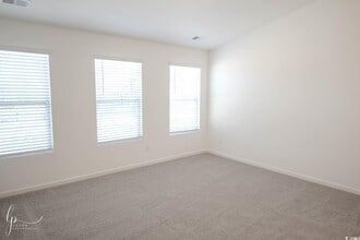 Building Photo - 172 Crescent Wy