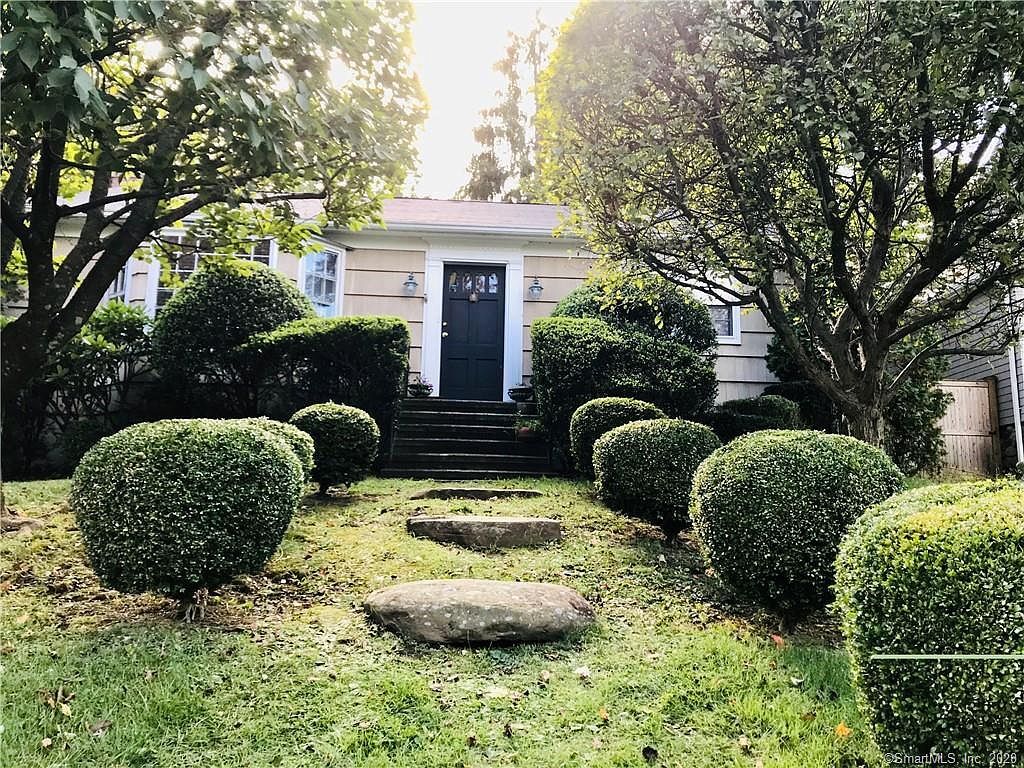 Front Entrance - 45 Sunrise Ave