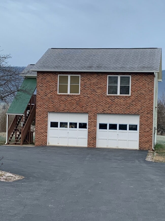 Building Photo - 7205 Gum Tree Ln