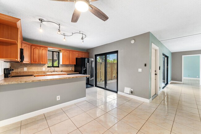 Building Photo - 301 Waterview Dr