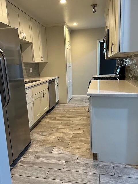 Foto del edificio - 402 S Heliotrope Ave